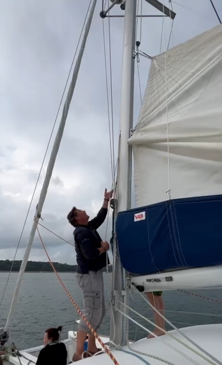 Apprendre la voile sur catamaran à voile habitable et sur le bassin d’arcachon